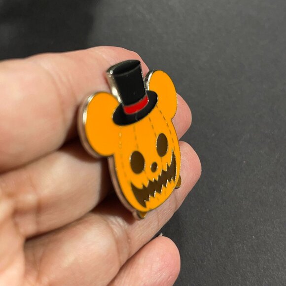 Disney Mickey Mouse Icon Trading Pin Pumpkin Jack O Lantern Badge Lape Pin Badge - Picture 6 of 9